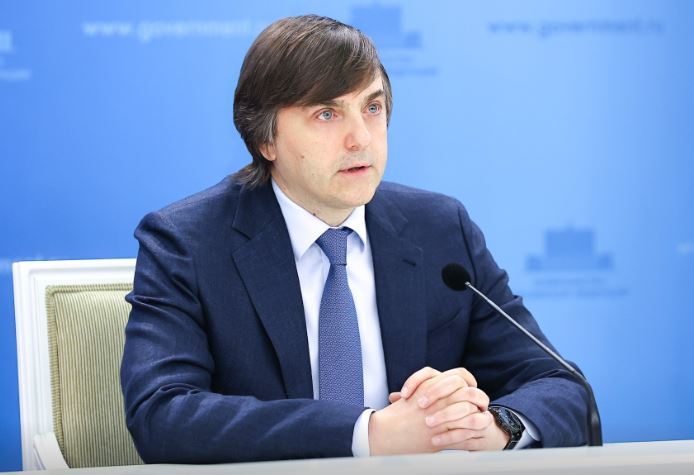 Брифинг Министра просвещения РФ Сергея Кравцова по итогам 2024/25 учебного года.